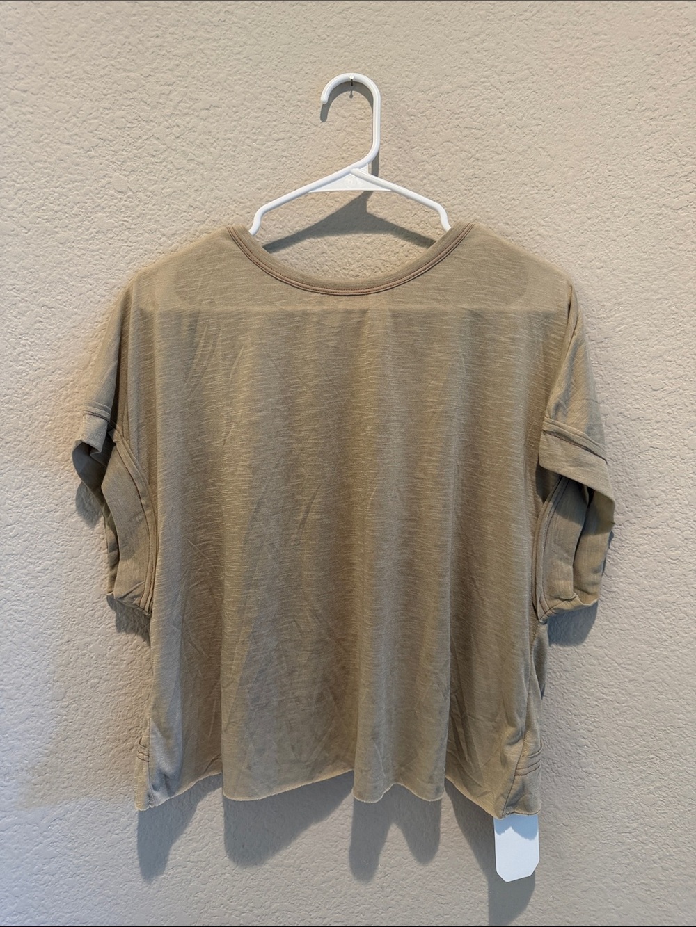 Women’s Relaxed Short Sleeve Top in Taupe